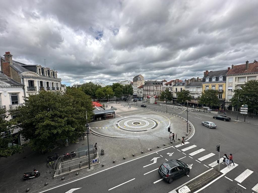 Grand Appartement Cosy-Hyper Centre-Place Verdun تارْب المظهر الخارجي الصورة